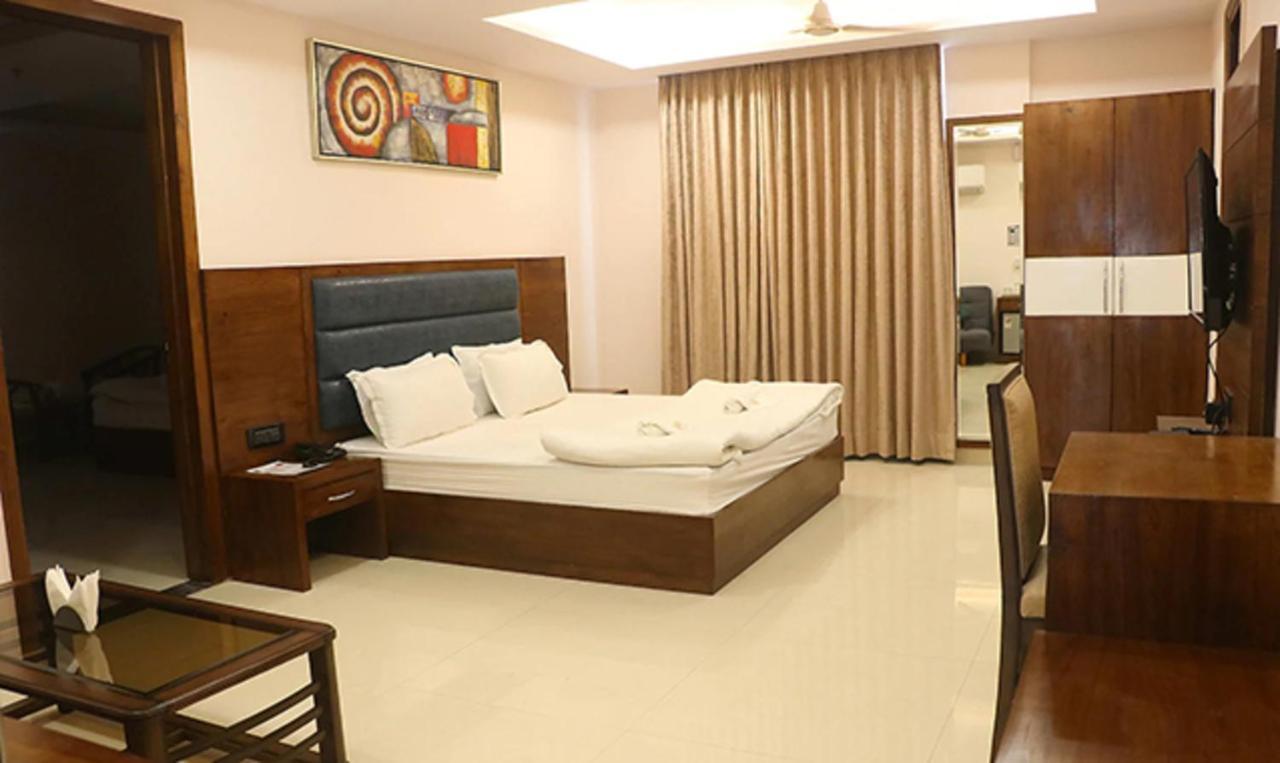 Fabhotel Mid Town Grand Panchkula Dış mekan fotoğraf