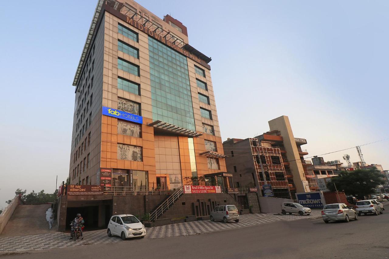 Fabhotel Mid Town Grand Panchkula Dış mekan fotoğraf