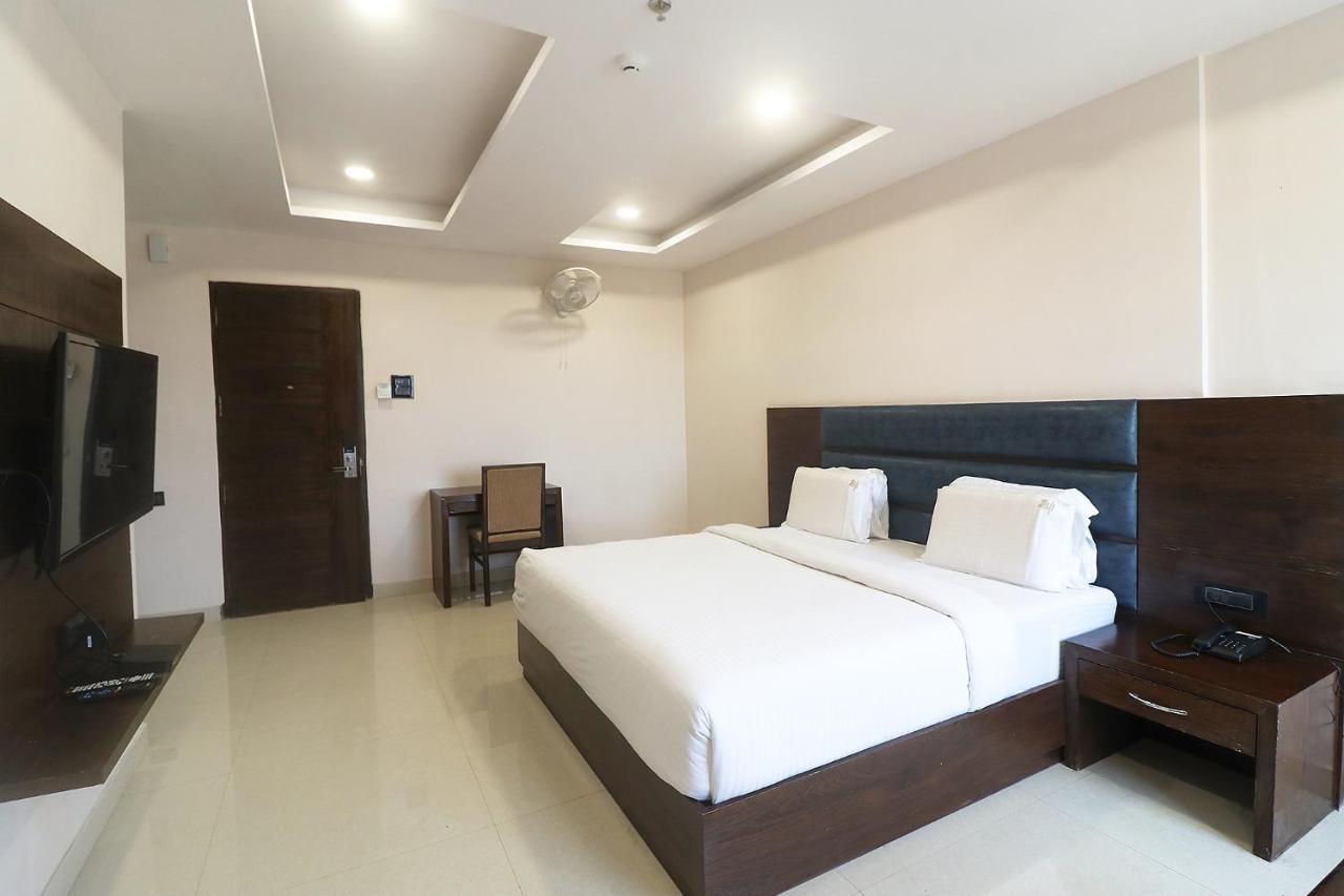 Fabhotel Mid Town Grand Panchkula Dış mekan fotoğraf
