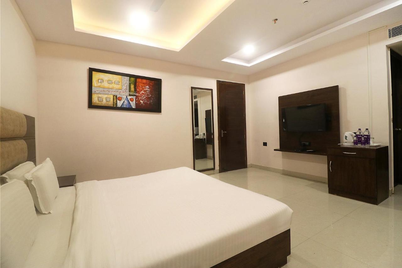 Fabhotel Mid Town Grand Panchkula Dış mekan fotoğraf