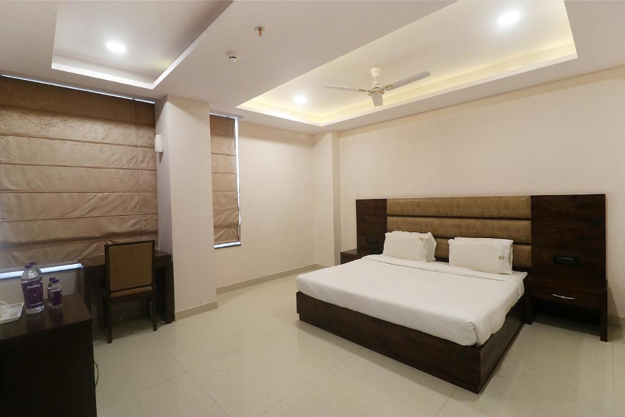 Fabhotel Mid Town Grand Panchkula Dış mekan fotoğraf